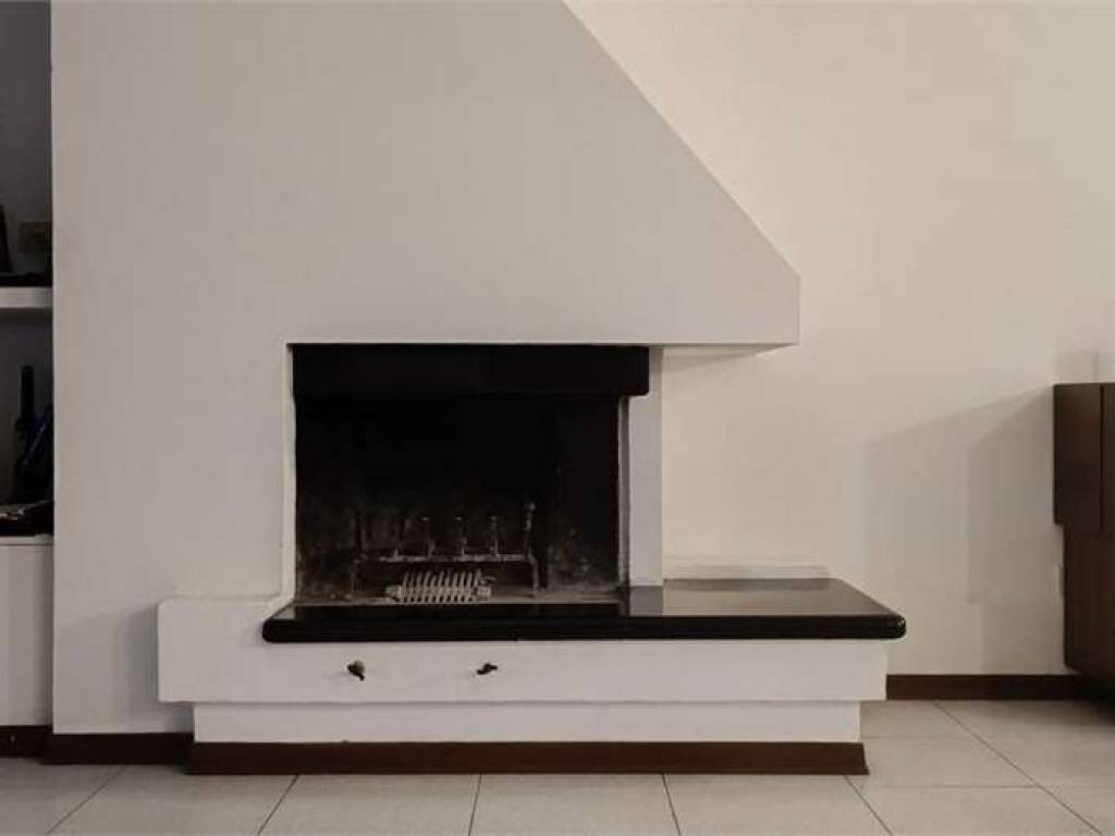 casa indipendente in vendita a Luni in zona Dogana