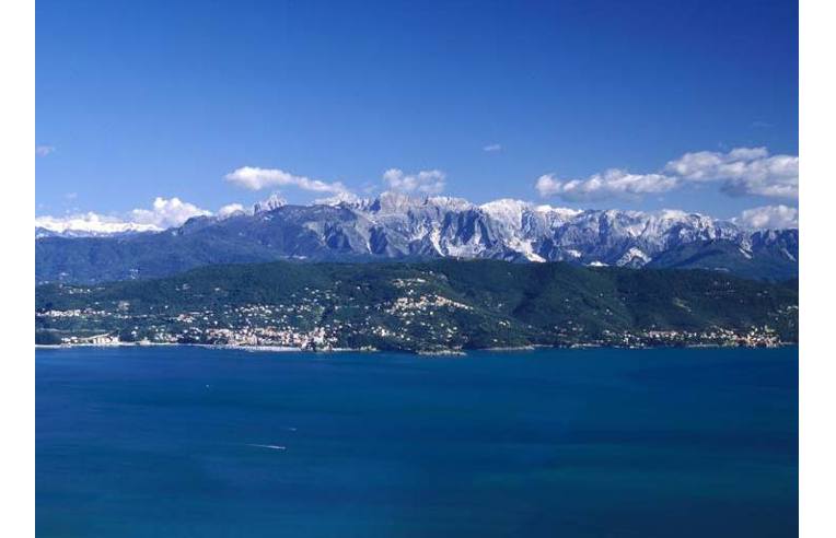 appartamento in vendita a Luni