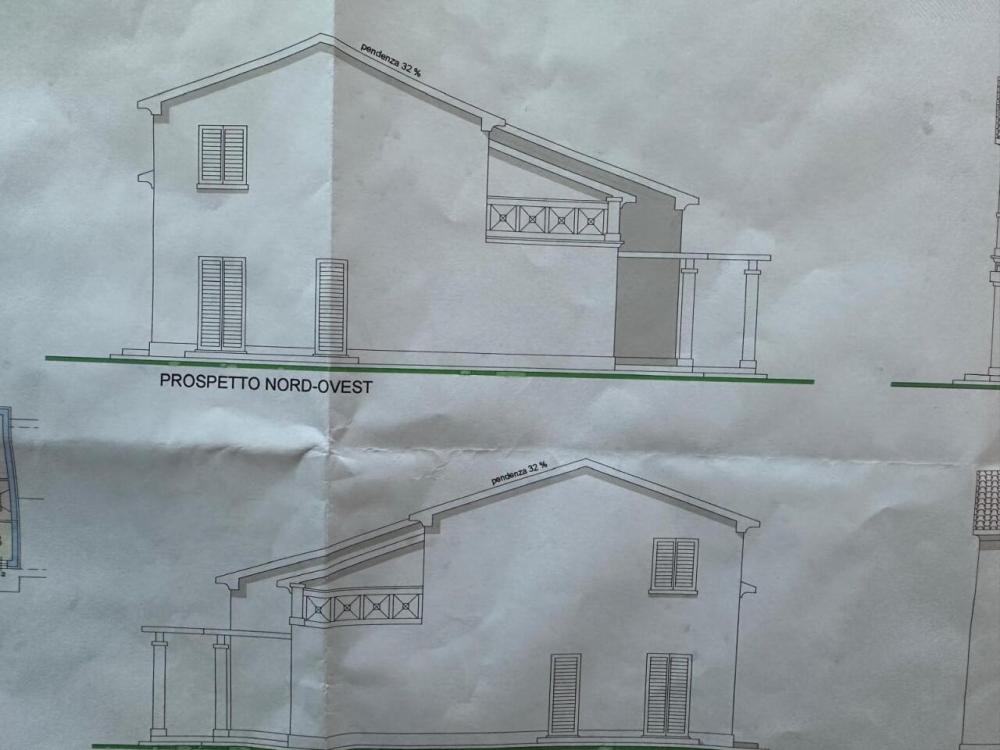 terreno edificabile in vendita a Luni