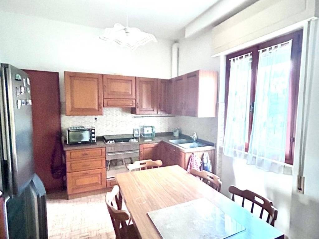 casa indipendente in vendita a Luni in zona Casano