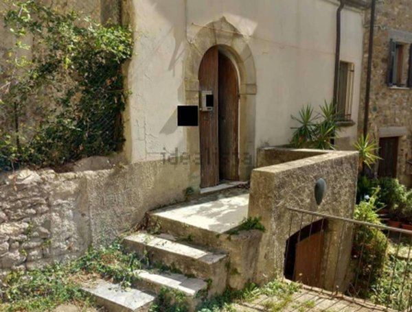 appartamento in vendita a Luni in zona Nicola