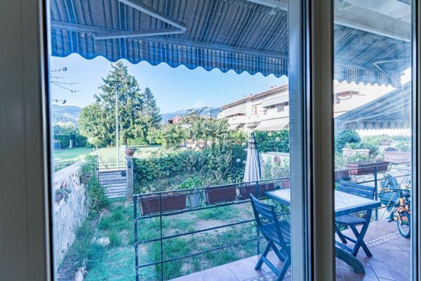 casa indipendente in vendita a Luni