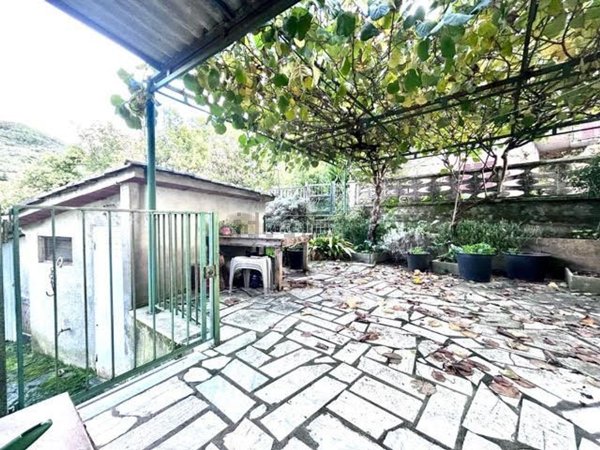 casa indipendente in vendita a Luni in zona Casano