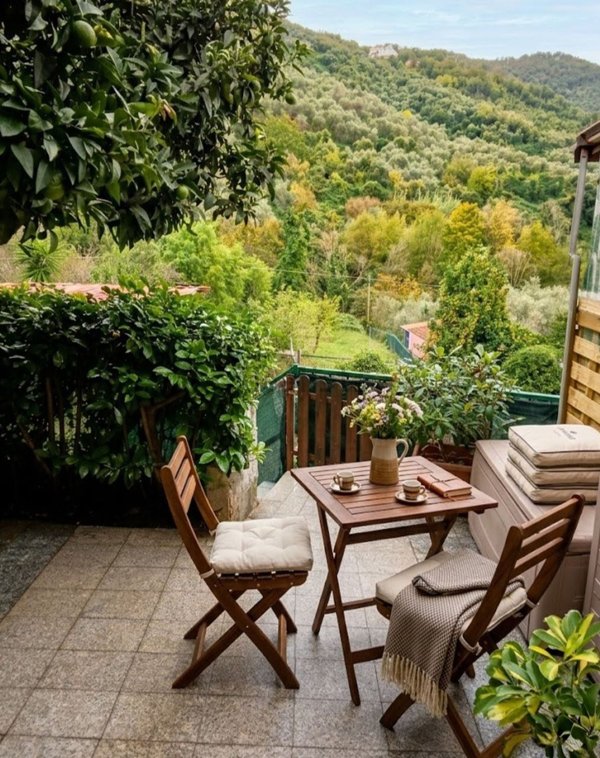 casa indipendente in vendita a Luni