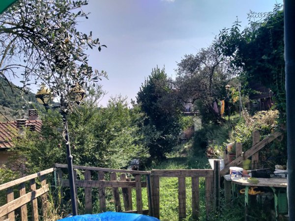 casa indipendente in vendita a Luni in zona Casano