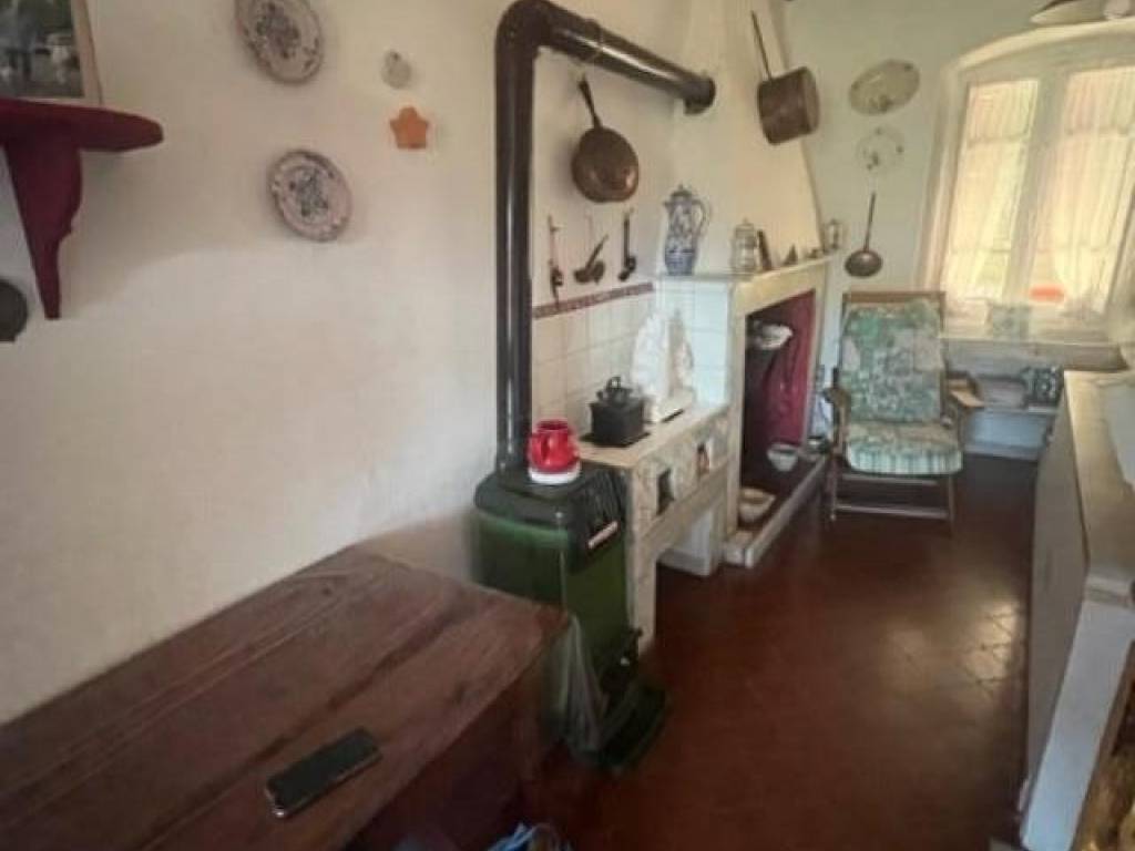 casa indipendente in vendita a Luni