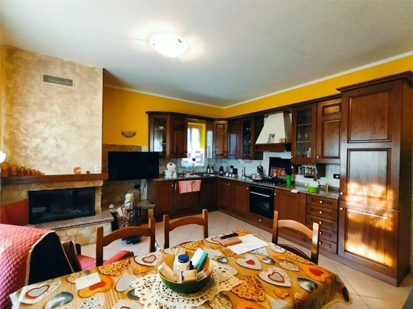 casa indipendente in vendita a Luni in zona Dogana