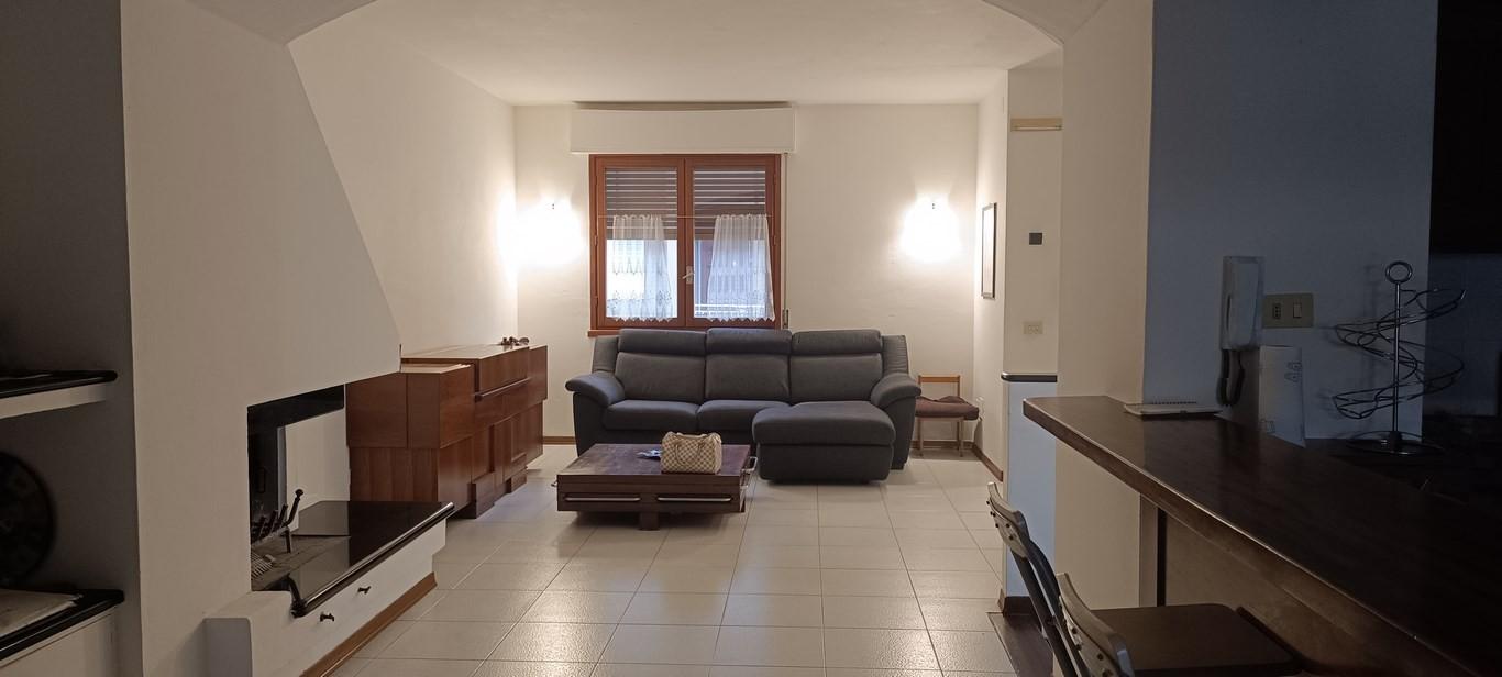casa indipendente in vendita a Luni in zona Dogana