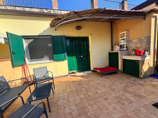 casa indipendente in vendita a Luni in zona Isola