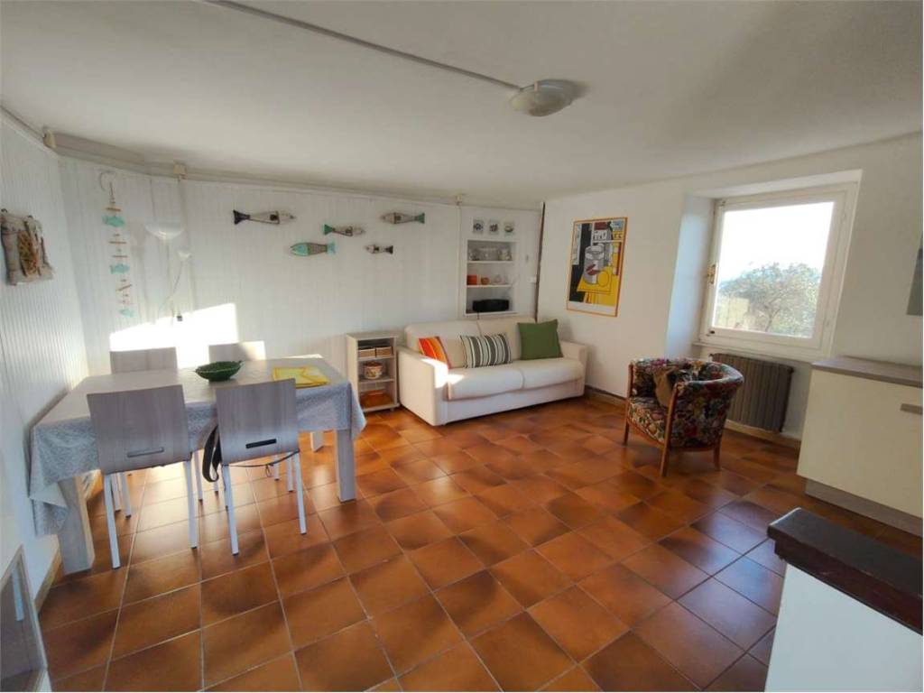 casa indipendente in vendita a Luni in zona Nicola