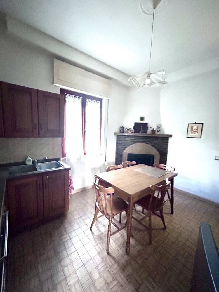 casa indipendente in vendita a Luni in zona Casano