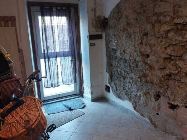 casa indipendente in vendita a Luni in zona Casano