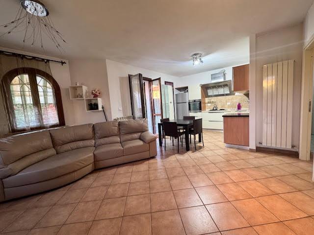 appartamento in vendita a Luni