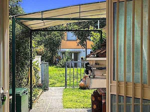 appartamento in vendita a Luni in zona Casano