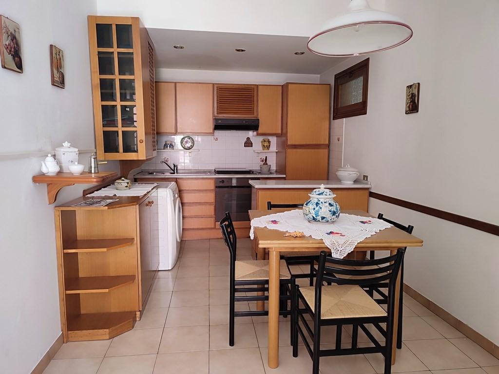 casa indipendente in vendita a Luni in zona Nicola