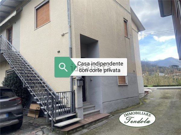 casa indipendente in vendita a Luni in zona Isola