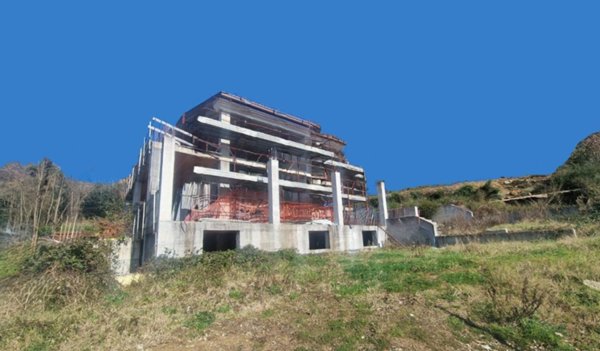 casa indipendente in vendita a Luni in zona Isola