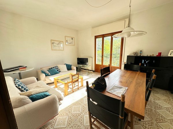 casa indipendente in vendita a Luni in zona Casano