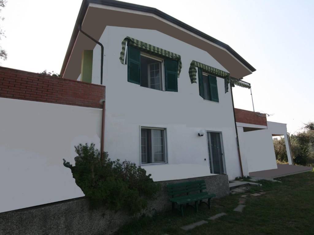 casa indipendente in vendita a Luni in zona Casano