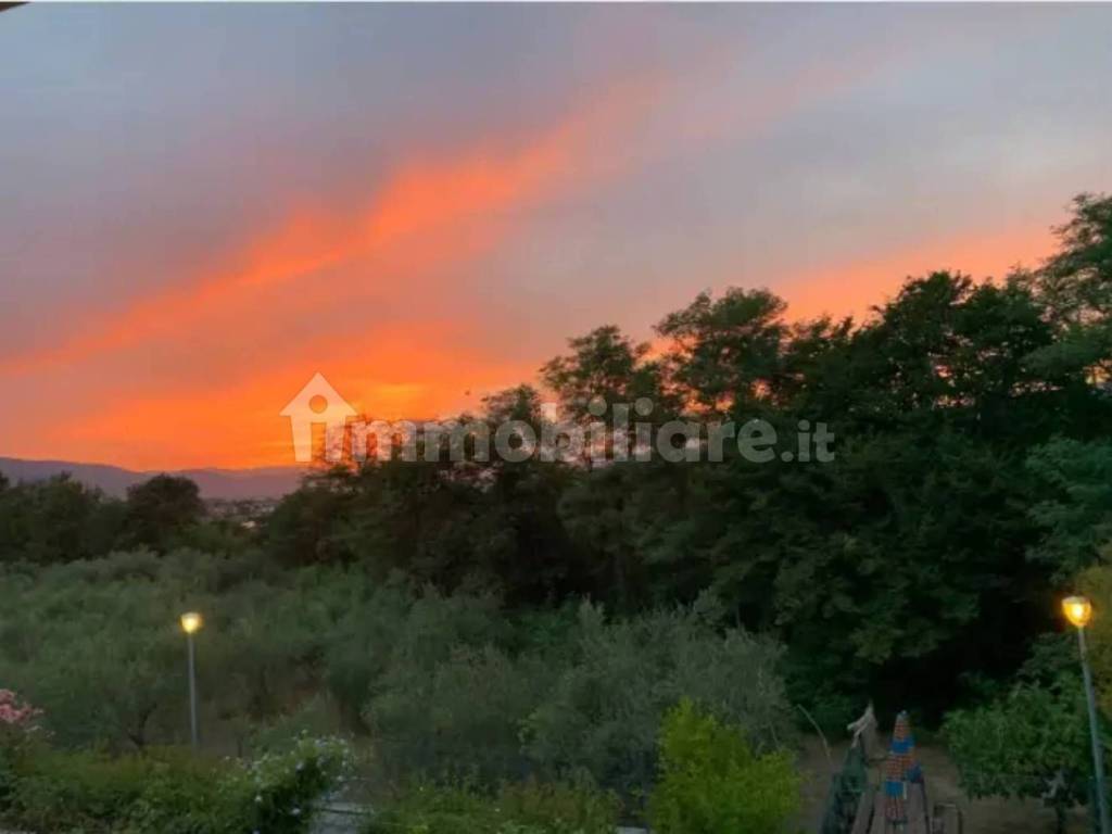 appartamento in vendita a Luni in zona Isola