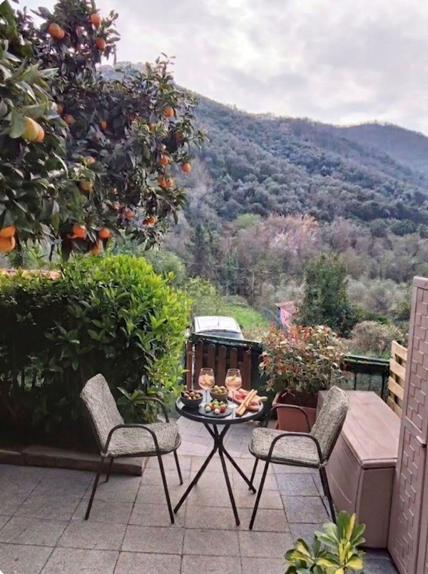 casa indipendente in vendita a Luni