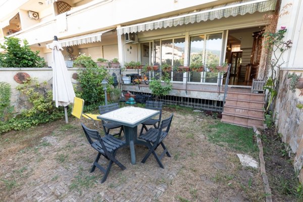 casa indipendente in vendita a Luni