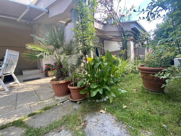 casa indipendente in vendita a Luni in zona Isola