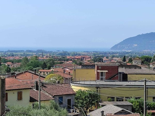 casa indipendente in vendita a Luni in zona Casano