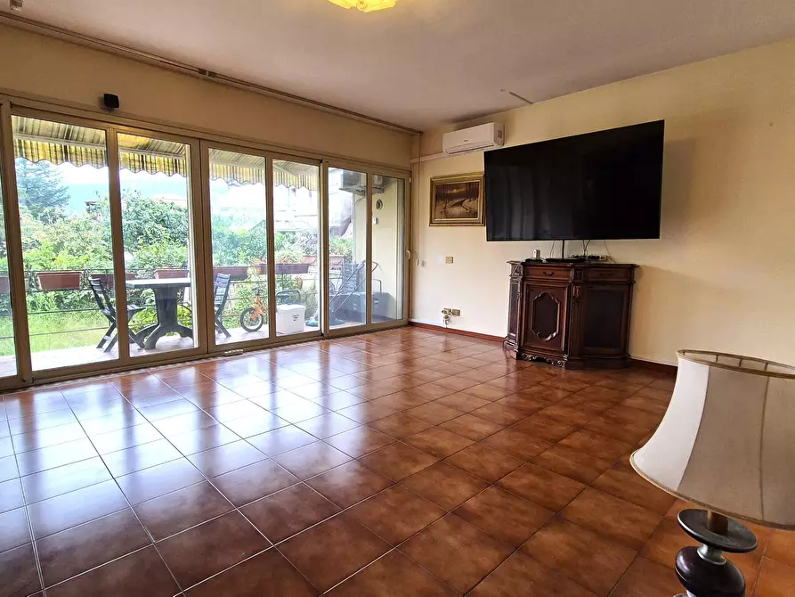 casa indipendente in vendita a Luni in zona Dogana