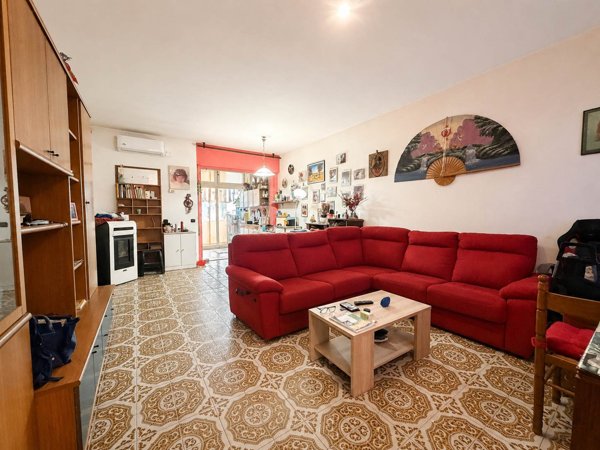 appartamento in vendita a Luni