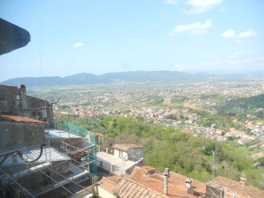 casa indipendente in vendita a Luni in zona Nicola