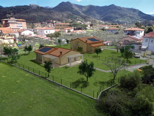 casa indipendente in vendita a Luni