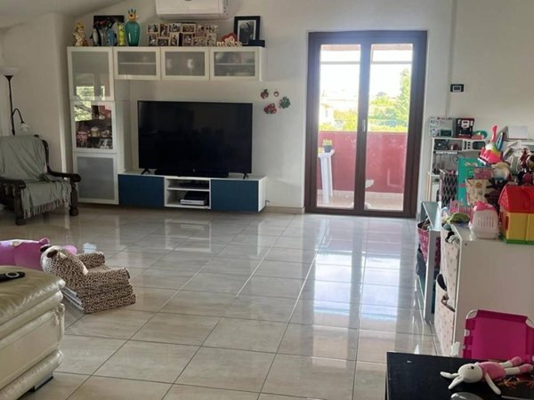 appartamento in vendita a Luni in zona Dogana