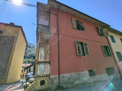 appartamento in vendita a Luni in zona Casano
