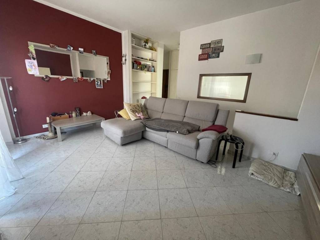 appartamento in vendita a Luni in zona Casano