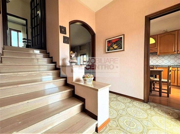 casa indipendente in vendita a Luni in zona Dogana