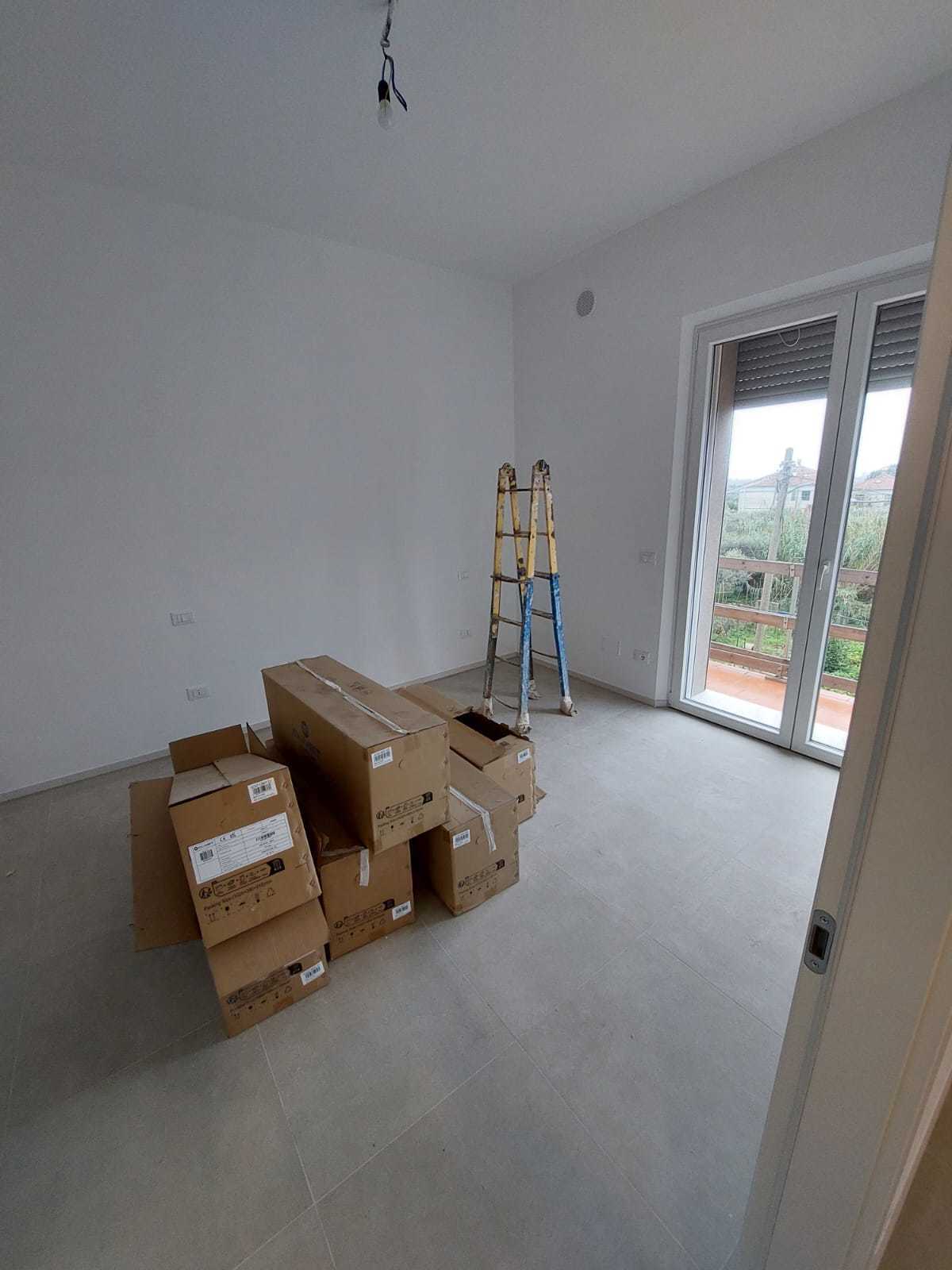 casa indipendente in vendita a Luni in zona Dogana