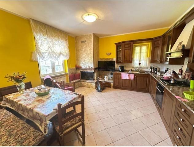 casa indipendente in vendita a Luni in zona Isola