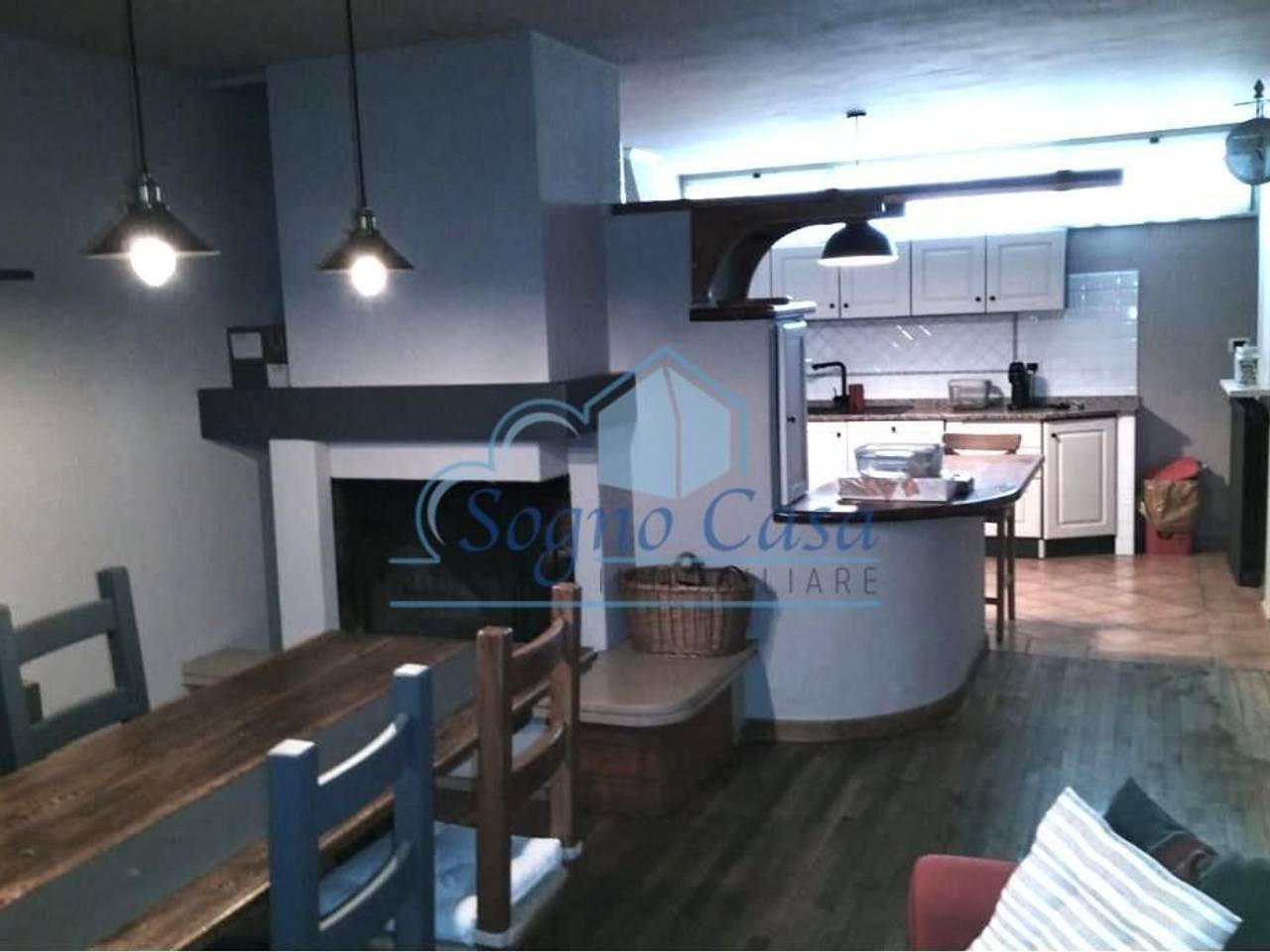 casa indipendente in vendita a Luni in zona Dogana