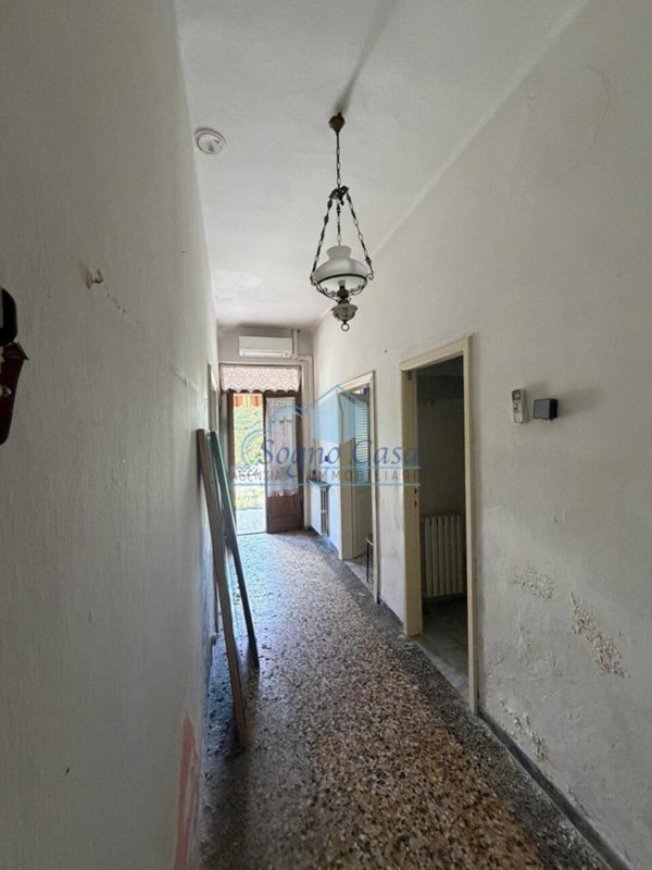 casa semindipendente in vendita a Luni in zona Serravalle