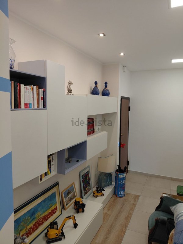 ufficio in vendita a Luni