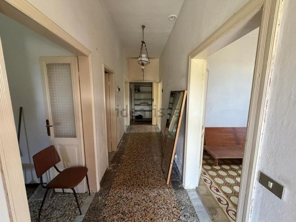 casa semindipendente in vendita a Luni