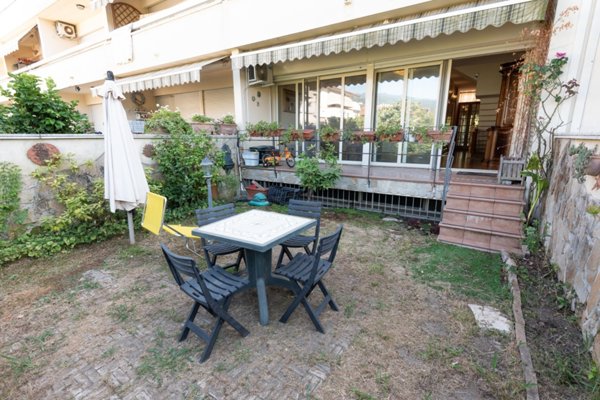 casa indipendente in vendita a Luni in zona Dogana
