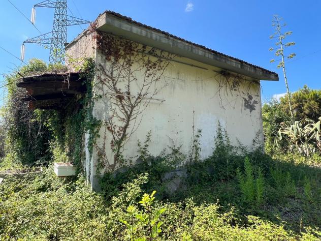 casa indipendente in vendita a Luni in zona Casano