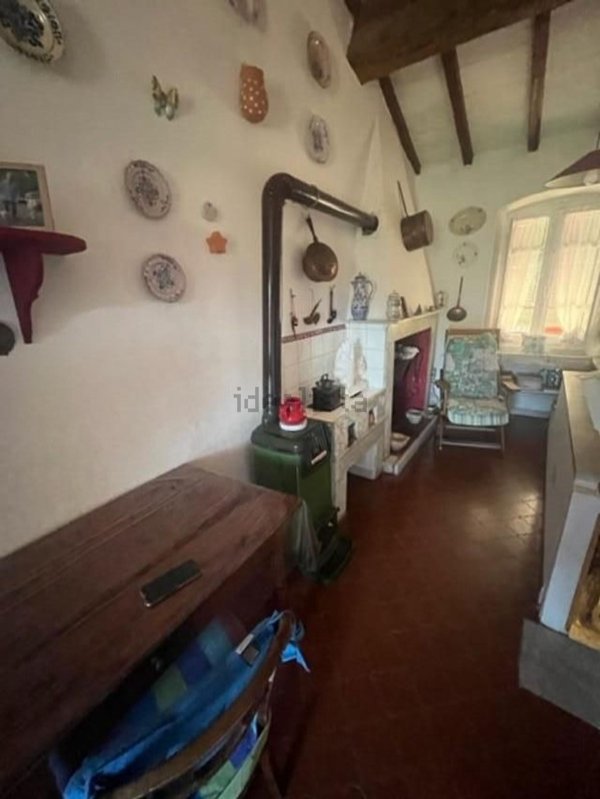 casa indipendente in vendita a Luni