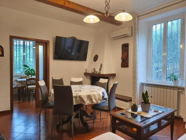 casa indipendente in vendita a Luni in zona Casano