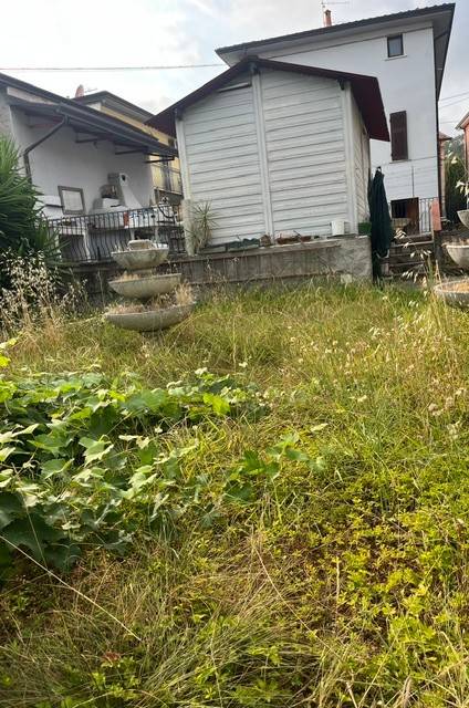 casa indipendente in vendita a Luni in zona Luni