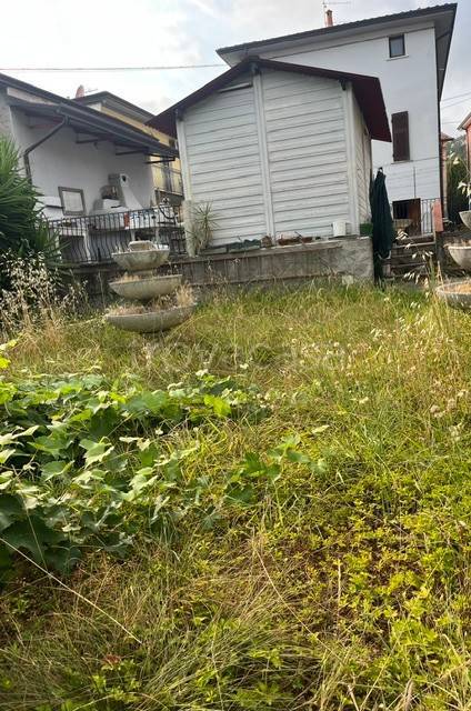 casa indipendente in vendita a Luni in zona Casano