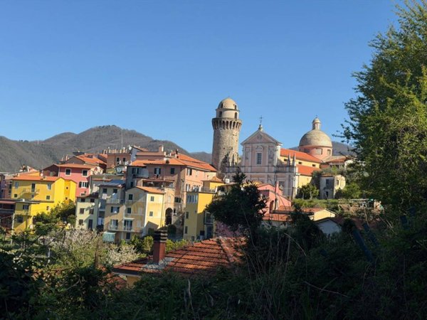 casa indipendente in vendita a Luni in zona Casano