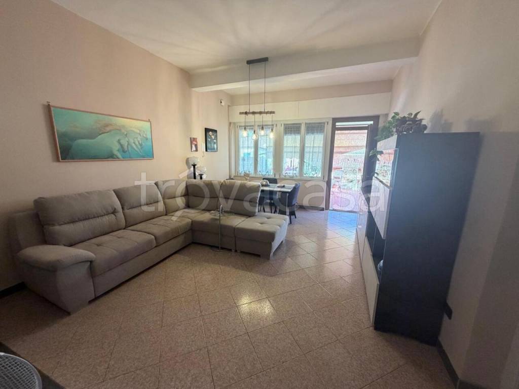 casa indipendente in vendita a Luni